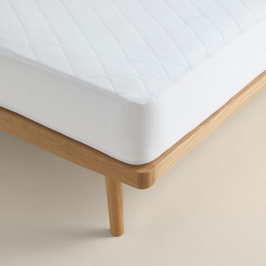 Body Sensor™ Body Temperature Control Extra Deep Mattress Protector White