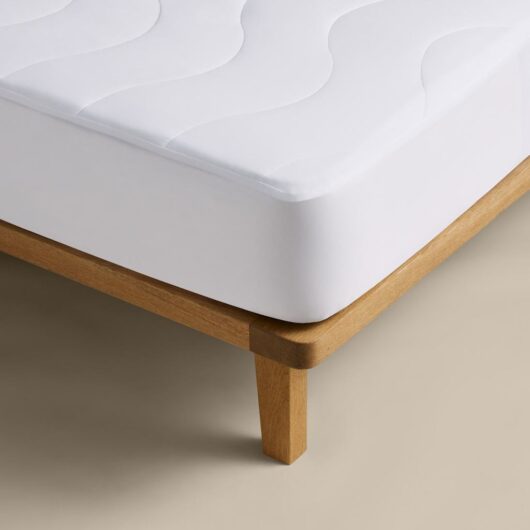 M&S Smart Wash & Dry Anti Allergy Mattress Enhancer White