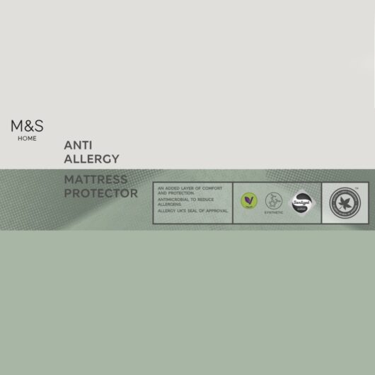 M&S Anti Allergy Mattress Protector White