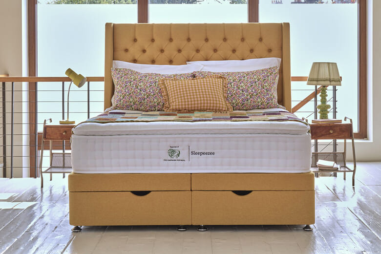 Sleepeezee Campaign for Wool Luxe 3700 Mattress, King Size